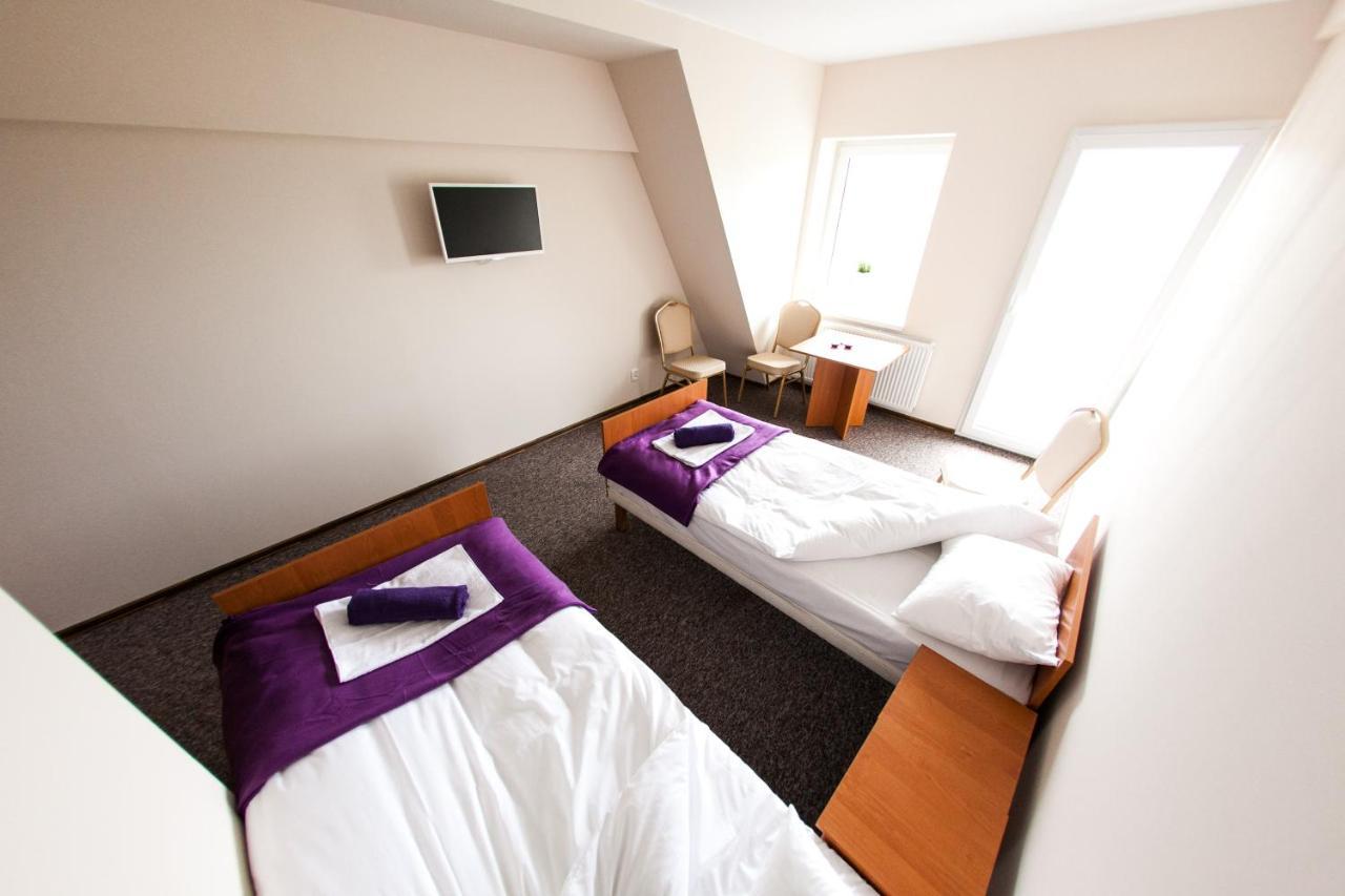 Lawendowy Ogrod Hotel Brzeg Exterior photo