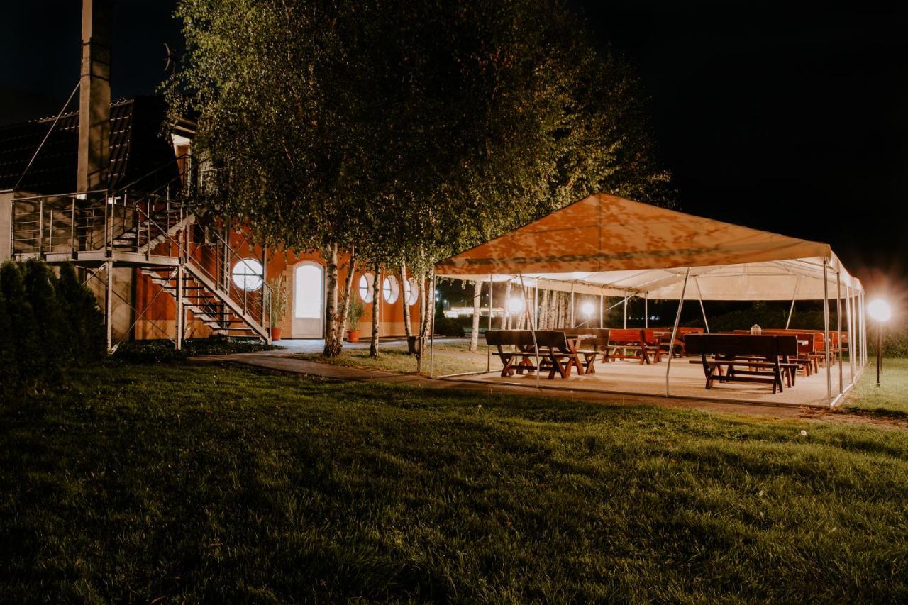 Lawendowy Ogrod Hotel Brzeg Exterior photo